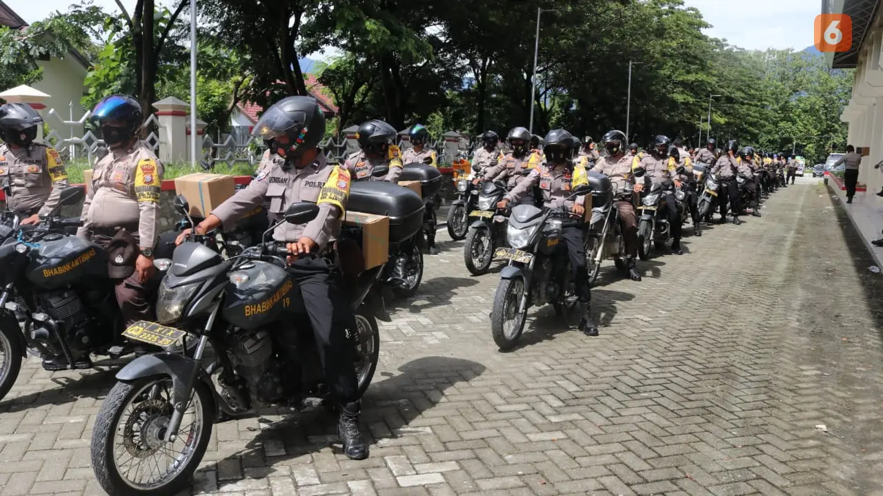 rombongan personel Babinkantibmas Polda Sulteng