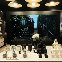 Dengan dedikasi lebih dari 130 tahun pada keahlian wewangian dengan warisan farmasi, Atelier Rebul adalah merek yang memadukan mistik Timur dengan modernitas Barat, menciptakan dan menawarkan koleksi untuk penggunaan pribadi dan rumah.