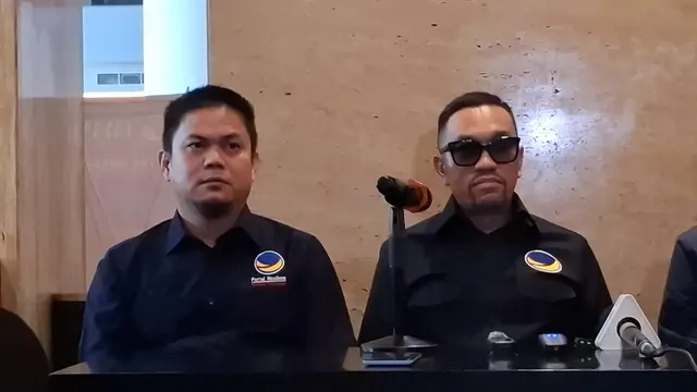 Bupati Kolaka Timur Abdul Azis (kiri) dan Bendahara Umum NasDem, Ahmad Sahroni (kanan)