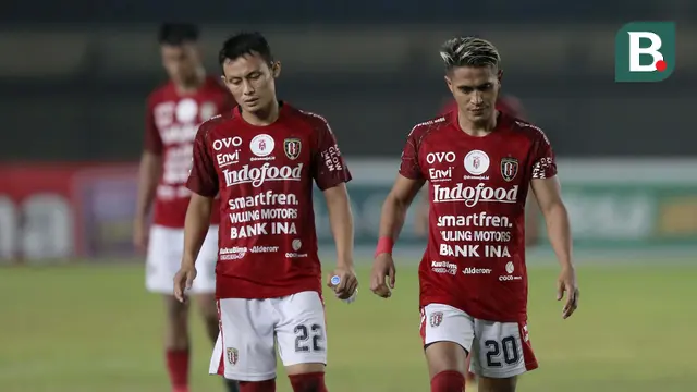 FOTO: Kejutan, PSS Sleman Singkirkan Bali United Lewat Adu penalti - Dias Angga Putra; Mohammad Sidik Saimima