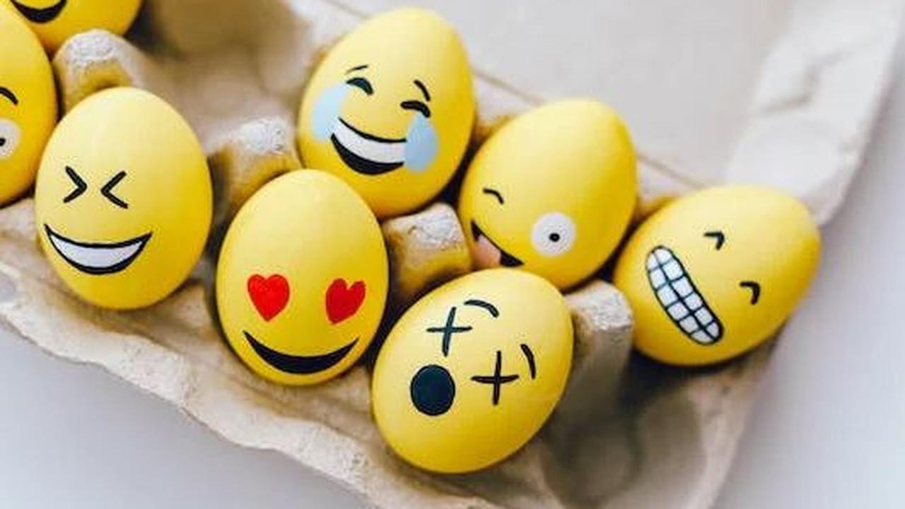 5. Menggunakan gambar atau emoji