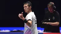 Selebrasi Tunggal putra Indonesia, Jonatan Christie merayakan kemenangan atas wakil India, Lakshya Sen pada laga semifinal kejuaraan bulu tangkis All England 2024 di Utilita Arena, Birmingham, Inggris, Sabtu (16/3/2024) malam WIB. Jonatan Christie menang rubber game, 21-12, 10-21 dan 21-15. (AP Photo/Rui Vieira)