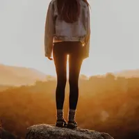 Ilustrasi legging (Photo by Paula May on Unsplash)