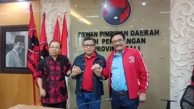 Djarot Saiful Hidayat saat memberikan keterangan pers