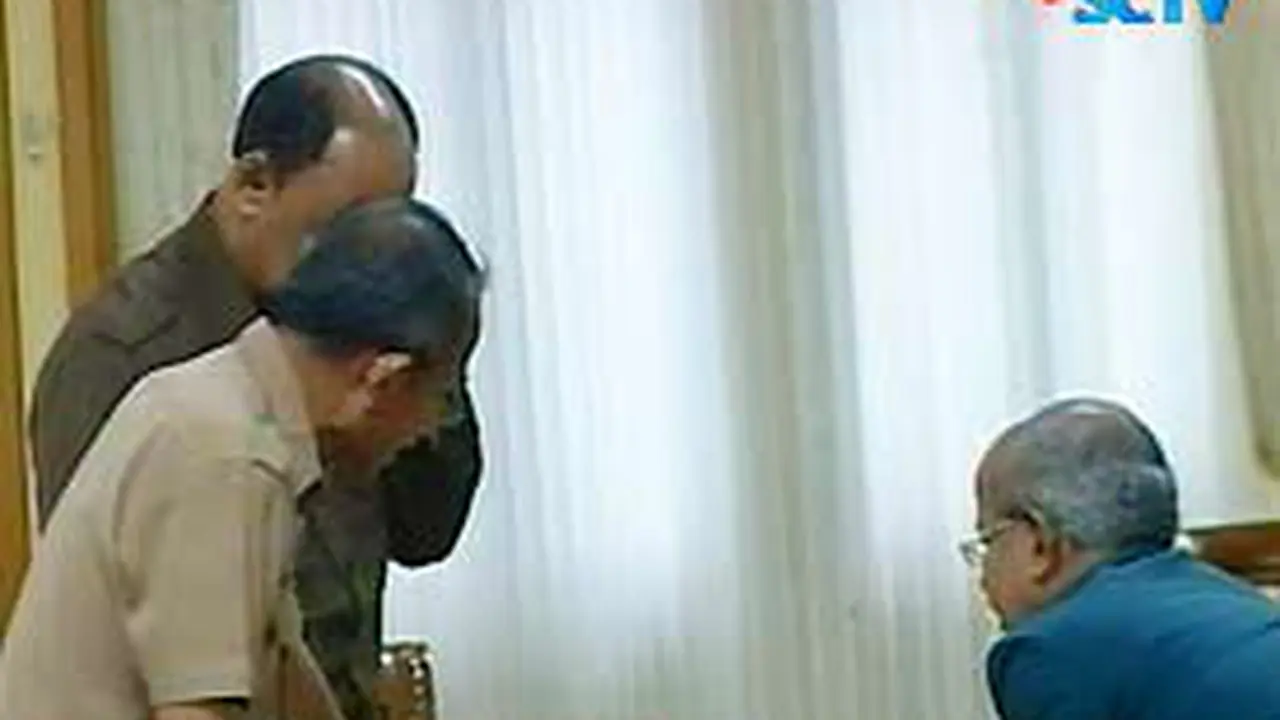 100407dinu-periksa.jpg