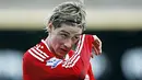 Striker Liverpool, Fernando Torres bereaksi dalam partai Liga Premier menghadap Fulham di Craven Cottage, London, 31 Oktober 31, 2009. AFP PHOTO/IAN KINGTON