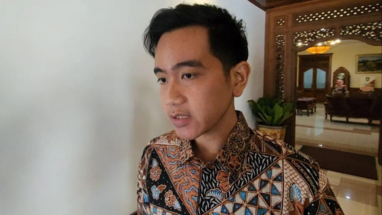 Menurut Wali Kota Solo, Tim Hukum 02 Prabowo Gibran akan menjalani proses persidangan sesuai ketentuan yang berlaku di MK.<br>