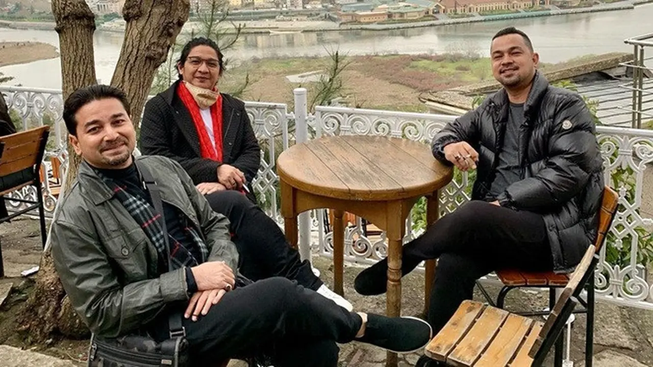 6 Potret Liburan Pasha Ungu, Sultan Djorghi, dan Umar Lubis di Turki, Kompak
