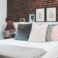 ilustrasi bantal/Photo by Anastasia Dulgier on Unsplash