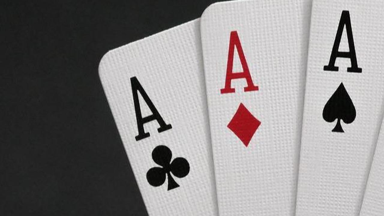 Bagaimana Cara Bermain Poker yang Benar? Kenali Aturan dan Variasi Mainnya
