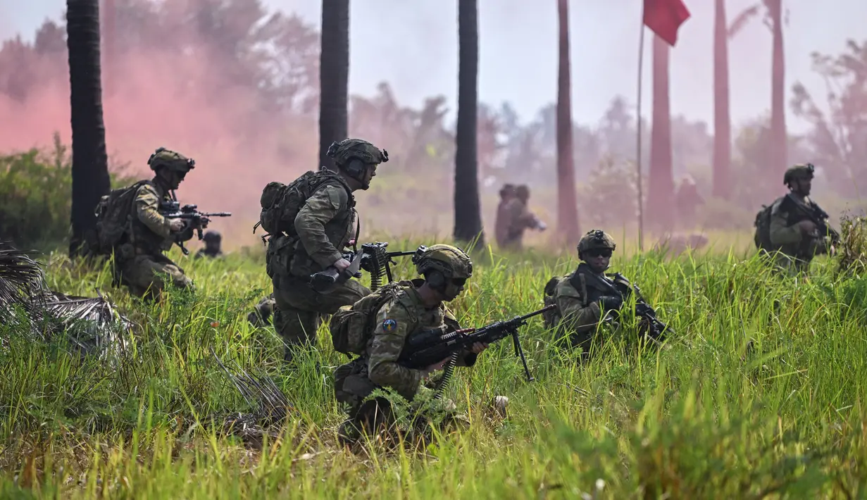 Latihan Gabungan Marinir (Latgabma) Keris Woomera 2024 ini merupakan latihan militer bilateral terbesar antara TNI dan Angkatan Bersenjata Australia melibatkan sekitar 3.000 personel. (JUNI KRISWANTO/AFP)