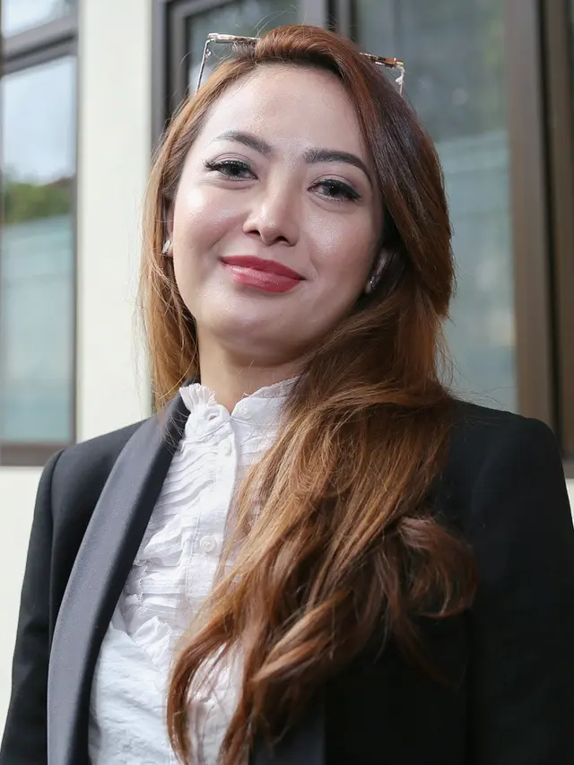 [Bintang] Roby Geisha dan Cinta Ratu Nansya