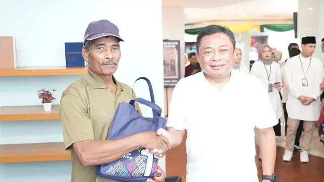 Safari Ramadan di Medan, Dirut Ririek Tinjau Kesiapan Infrastruktur Layanan Telekomunikasi dan Salurkan Bantuan CSR