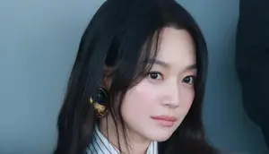 Shin Min Ah Resmi Jadi Ambassador OMEGA, Tampil Elegan dengan Jam Tangan Mewah