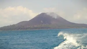 Erupsi Anak Krakatau, Kapal Dilarang Mendekat Radius 3 Km di Selat Sunda
