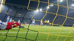 Gol yang ditunggu-tunggu akhirnya tiba di menit ke-107 lewat kaki Sebastian Kehl