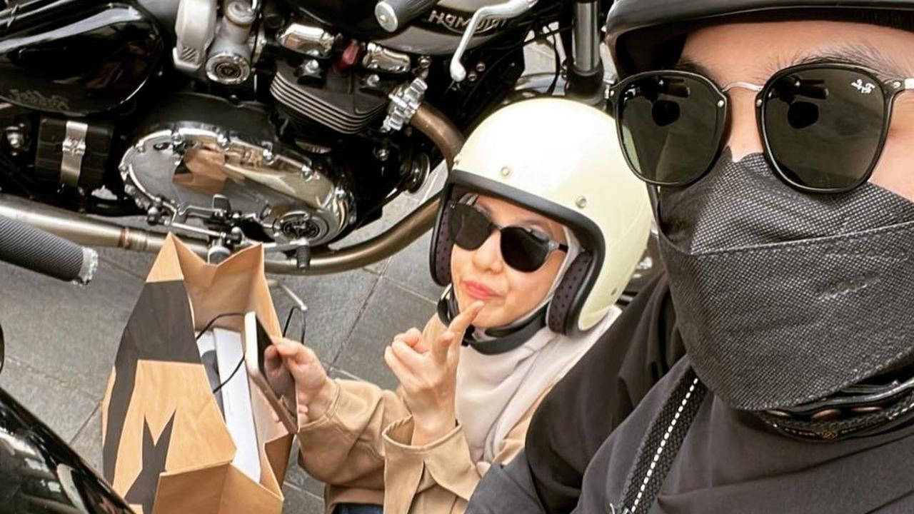 Potret Dian Ayu Lestari dan  Natasha Rizky bikin salfok. Potret keduanya dipuji cantik.<br>