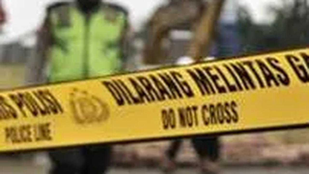 Kronologi Forklif Ditabrak Kereta Jayakarta di Bekasi hingga Hancur Jadi Tiga Bagian
