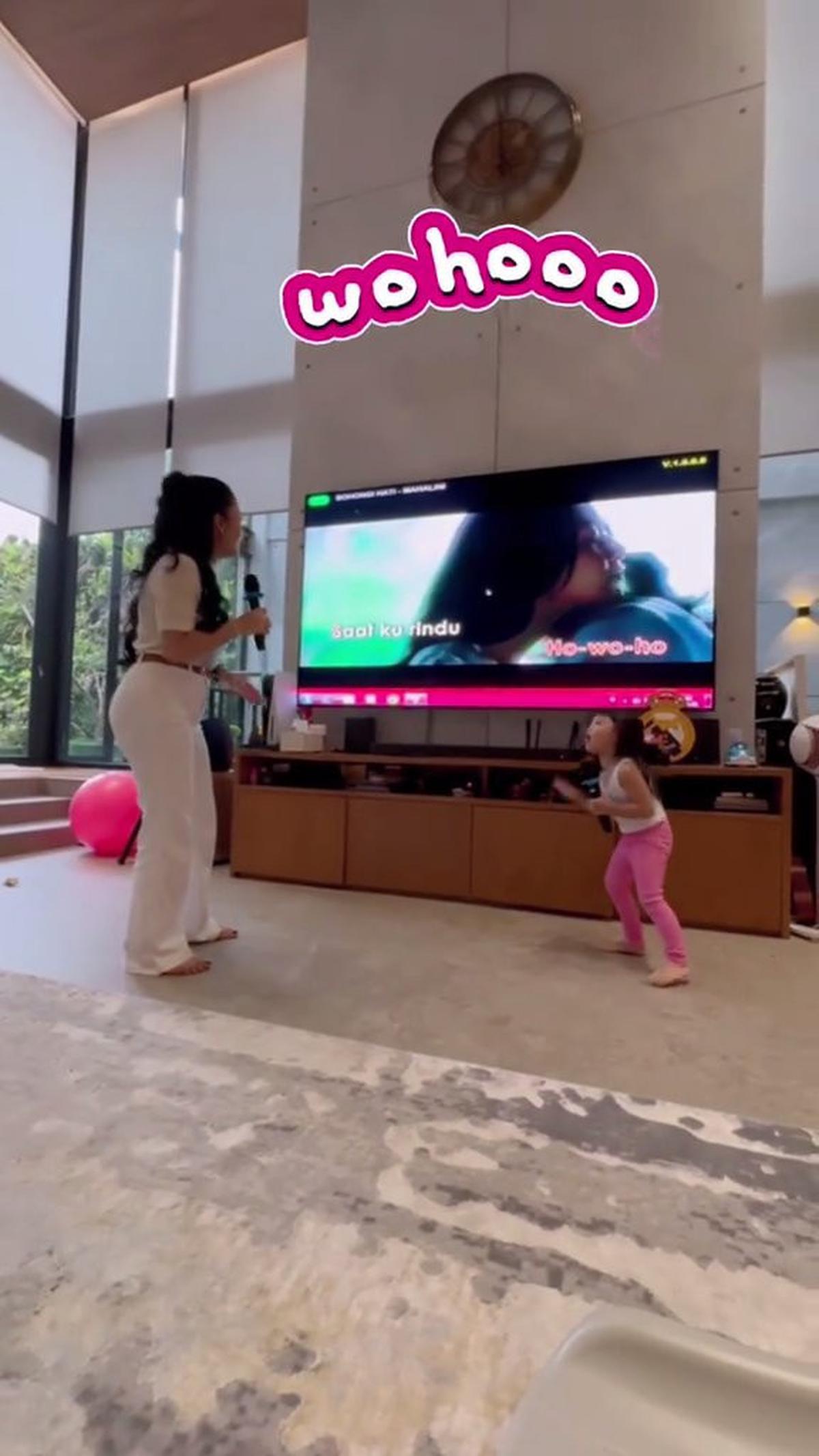 Momen Ameena Anak Atta dan Aurel Karaokean Bareng Kris Dayanti, Guru Vokalnya Langsung Diva Indonesia