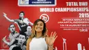 Artis cantik, Agnes Monica sempat terlihat di sekitar arena Kejuaraan Dunia Bulutangkis 2015 di Istora Seanyan Jakarta, Rabu (12/8/2015). Kejuaraan Dunia Bulutangkis 2015 berlangsung 10-16 Agustus. (Liputan6.com/Helmi Fithriansyah)