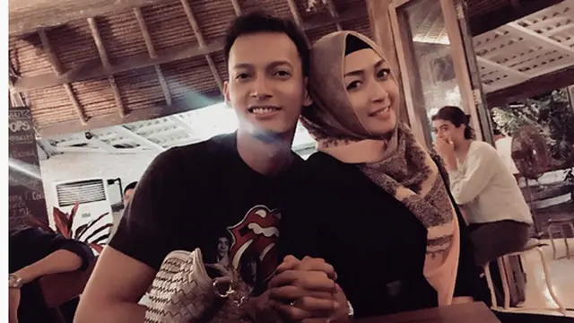 1. Fedi Nuril dan Vanny Widyasasti