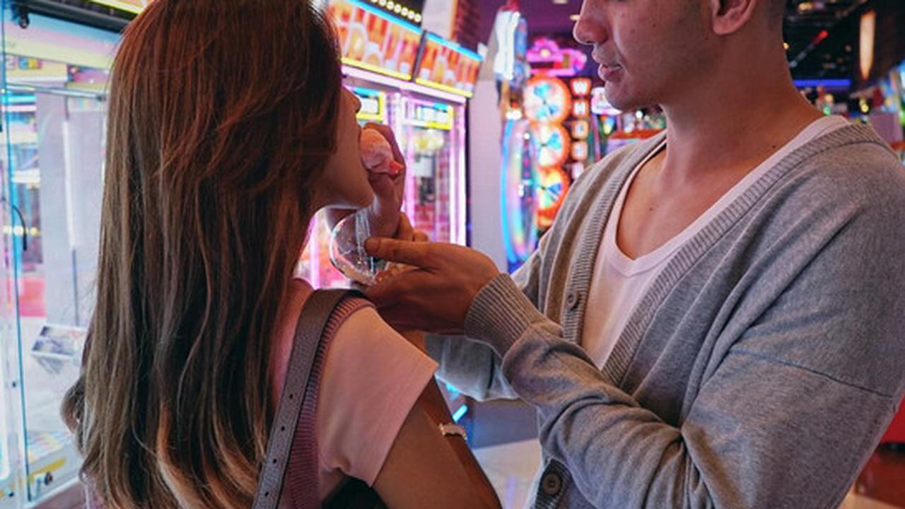 Potret Asila Maisa Mesra Bareng Model Ganteng, Asyik Ngedate ke Mal Berdua - Diduga Sudah Resmi Berpacaran