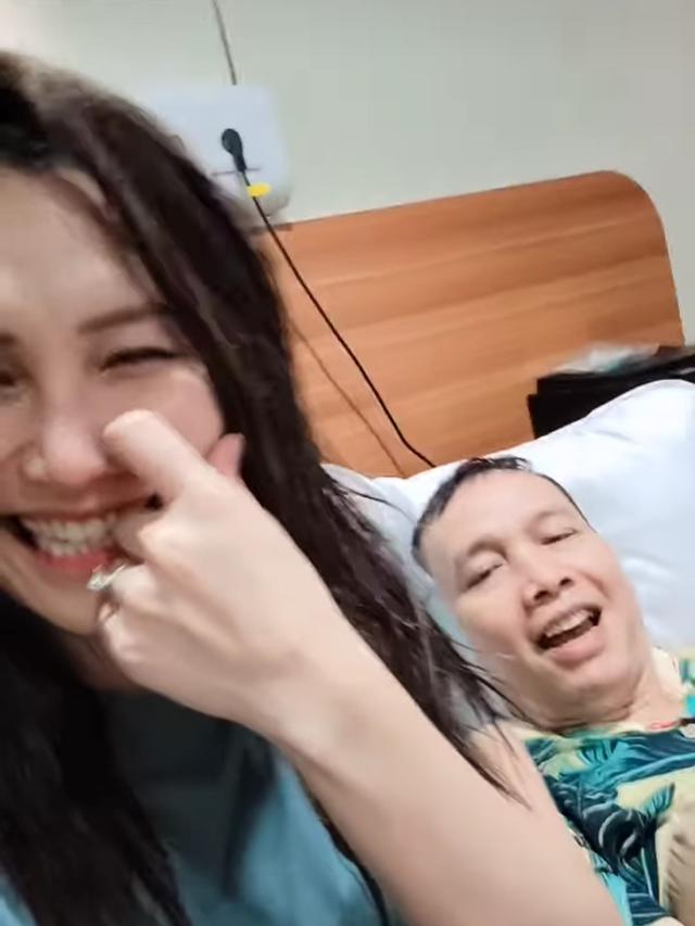 Ayu Ting Ting dan Ayah Ojak