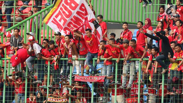 20170520-Suporter Kabau Sirah Meriahkan Stadion Patriot-Tebe