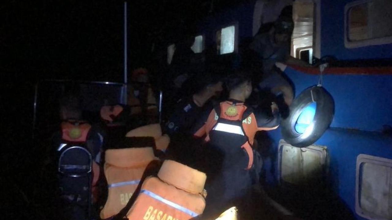 Tim SAR Berhasil Evakuasi 17 Penumpang KM Lapopo Expres Mati Mesin di Banggai Laut
