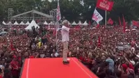Ganjar Pranowo saat menyampaikan orasi politiknya di dalam kampanye akbar di Lapangan KONI Sario, Kota Manado, Sulut, Kamis (1/2/2024).