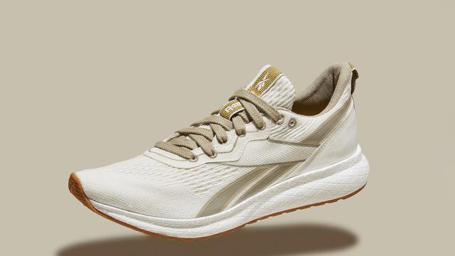  Reebok  Lansir Sepatu  Lari Ramah Lingkungan Berbahan Dasar 