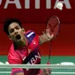 Pebulu tangkis tunggal putra Indonesia Chico Aura Dwi Wardoyo mengembalikan kok ke arah rekan senegaranya Chico Jonatan Christie dalam final Indonesia Masters 2023 di Istora Senayan, Jakarta, Minggu (29/1/2023). Jonatan Christie untuk pertama kalinya menjuarai turnamen bulu tangkis berlevel BWF Super 500 menyusul kemenangan pada ajang Indonesia Masters 2023. (Liputan6.com/Herman Zakharia)