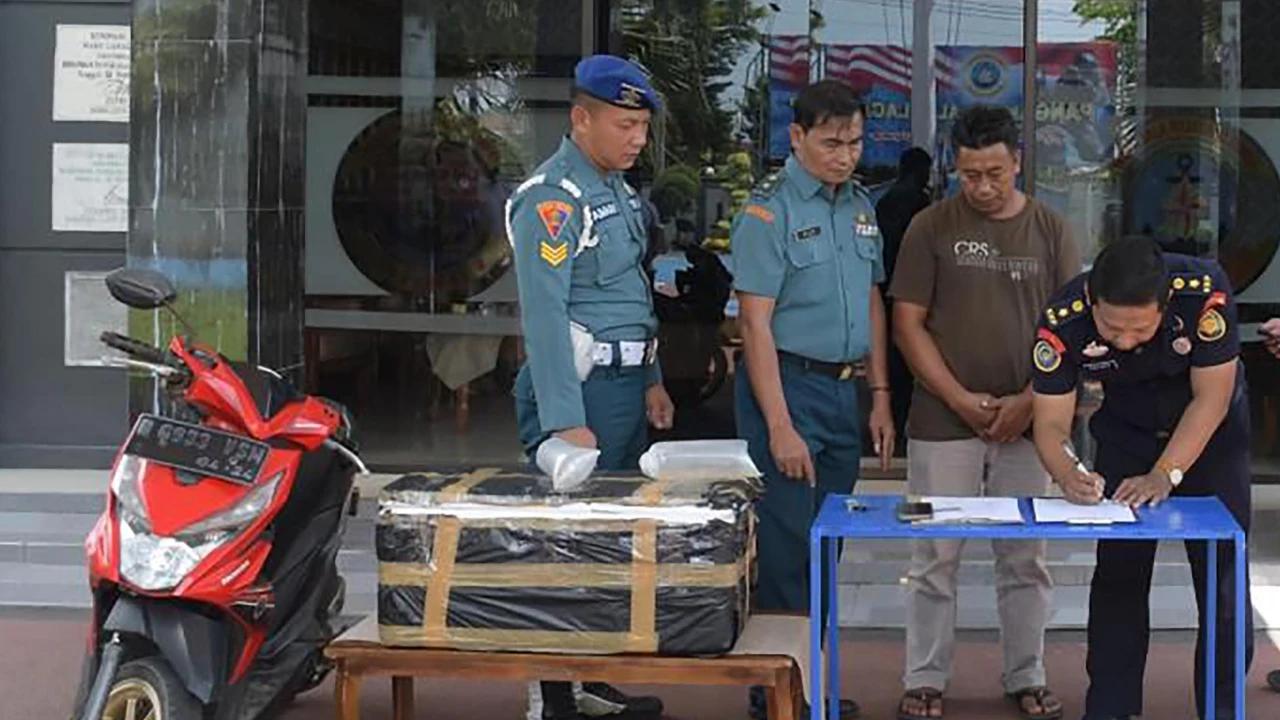 FOTO: TNI AL Gagalkan Penyelundupan Benih Lobster Ilegal di Cilacap