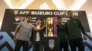 Pelatih dan pemain Timnas Indonesia saat tur trofi Piala AFF di Mall Kota Kasablanka, Jakarta, Minggu (4/11). Timnas Indonesia akan memulai Piala AFF melawan Singapura pada 9 September. (Bola.com/Vitalis Yogi Trisna)