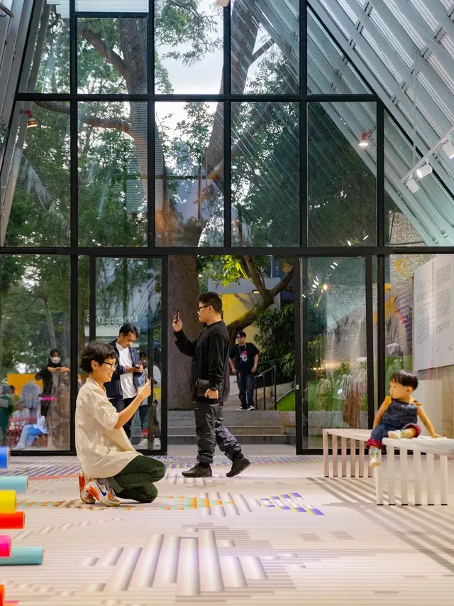 Selasar Pav diubah menjadi instalasi seni artistik