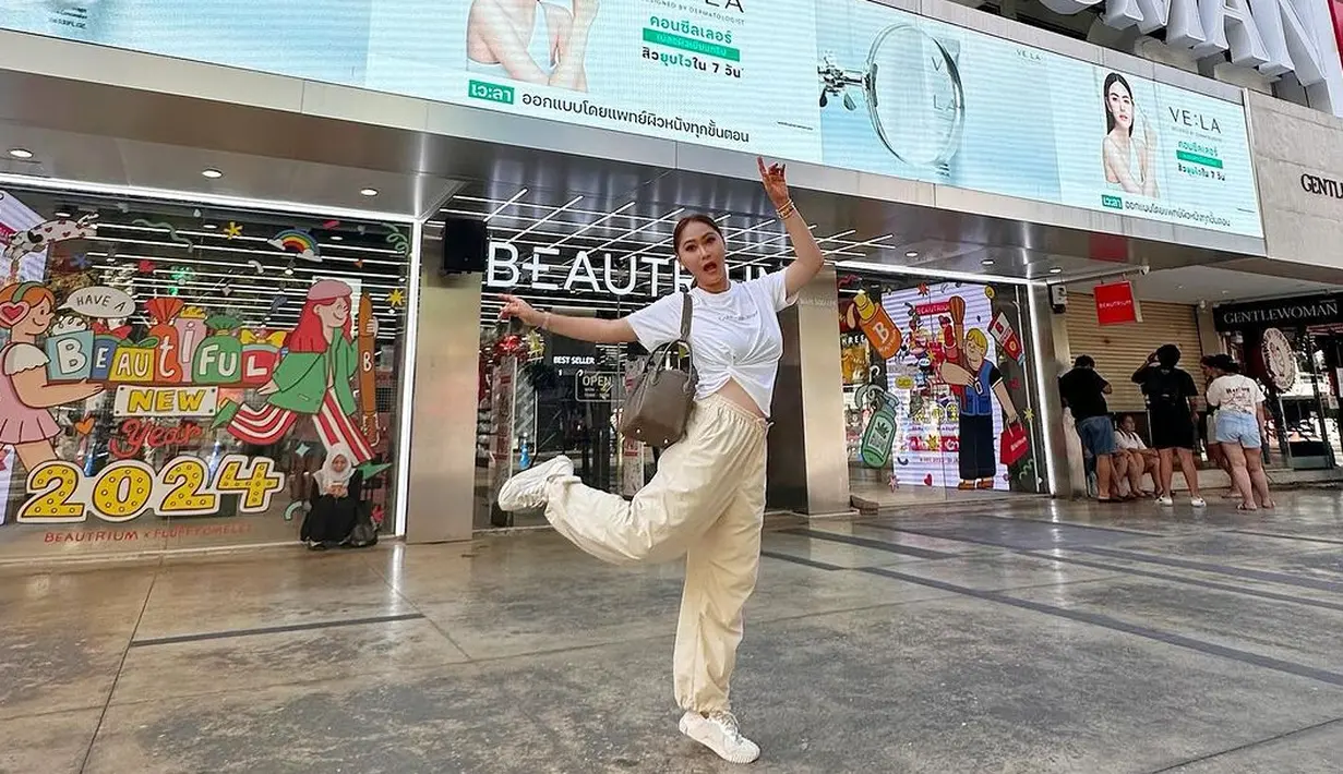 Inul menambahkan, zaman sekarang bahwa banyak cara untuk kembali mengembalikan ke bentuk semula. [Instagram/inul.d]