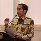 Presiden Joko Widodo memberikan pengarahan dalam Rapat Koordinasi Nasional Satuan Tugas Pemberantasan Penangkapan Ikan Secara Ilegal (Satgas 115) di Istana Negara, Jakarta, Rabu (29/6). (Liputan6.com/Faizal Fanani)