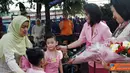 Citizen6, Bandung: Kepada anak-anak TK kemala Bhayangkari, Ny. Lia M. Munir  berharap agar anak-anak yang bersekolah di TK ini dapat menjadi pemimpin di masa yang akan datang. (Pengirim: Pendam3)