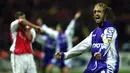 Gabriel Batistuta - Batistuta bermain untuk Fiorentina pada 1991-2000. Bomber tajam asal Argentina ini selalu mencetak 20 gol lebih di tiga musim kompetisi Liga Italia Serie A. (AFP/Adrian Dennis)