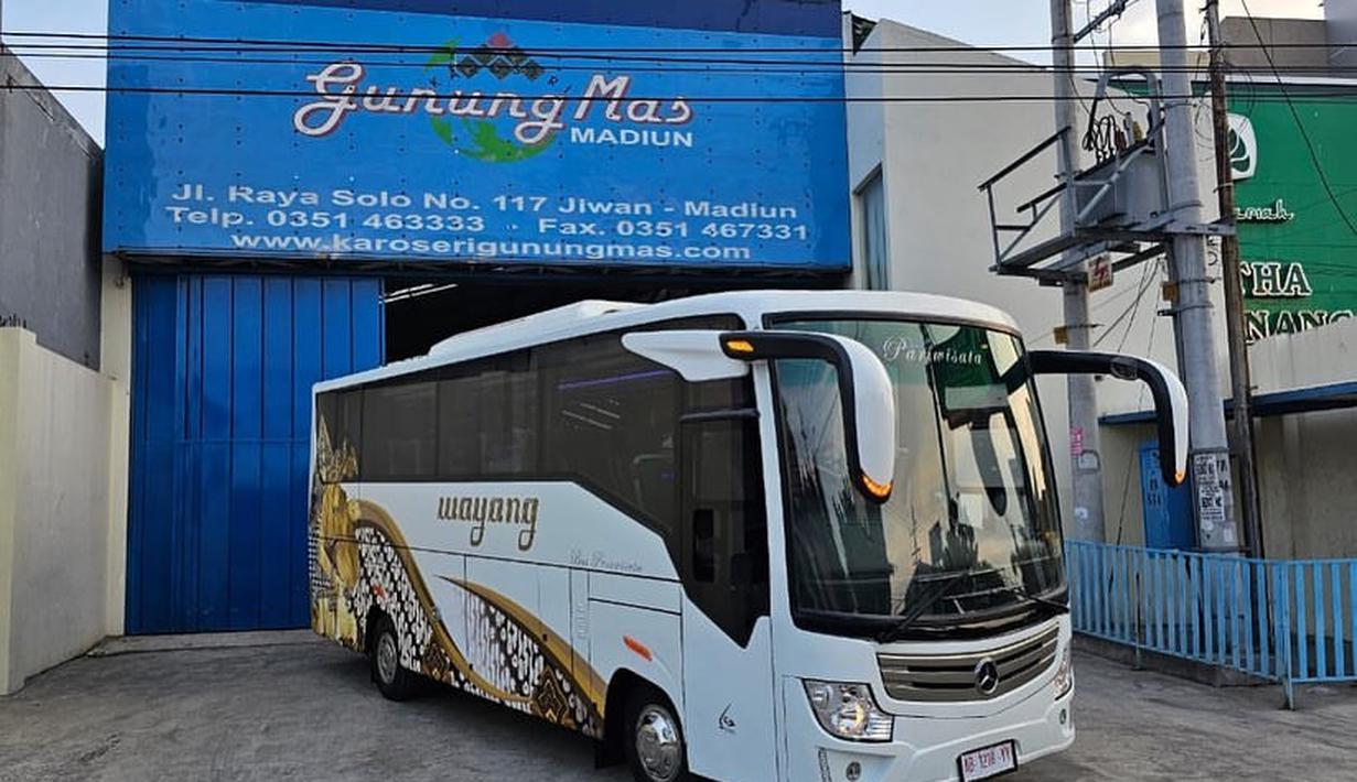 Gunung Mas Medium Bus Mercedes-Benz milik PO Wayang Transport. (Source: Instagram/@karoserigunungmas)