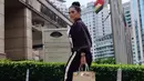 Sebagai diva penyanyi pop, bukan hal aneh jika Krisdayanti berpenampilan mewah dan mahal. Seperti yang terlihat di akun Instagram KD krisdayanti_style, begini koleksi tas mahal KD dengan harganya yang selangit. (Instagram/krisdayantilemos)