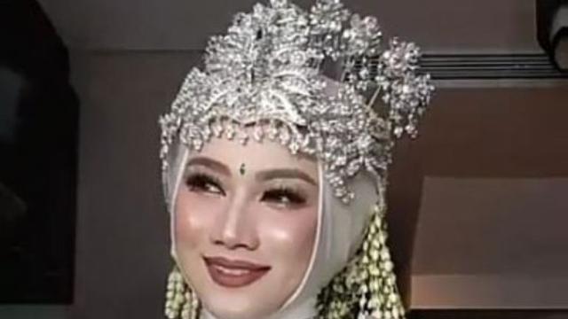 Sah, Melody Eks JKT48 Jadi Istri Hanif Fathoni - ShowBiz ...