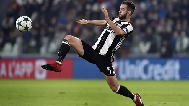 Gelandang Juventus Miralem Pjanic