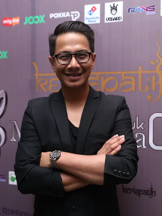 Penyanyi dari ajang pencarian bakat, Delon beserta istri, Yeslin Wang merayakan hari kasih sayangnya dengan menonton konser Mahakarya untuk Cinta. (Andy Masela/Bintang.com)