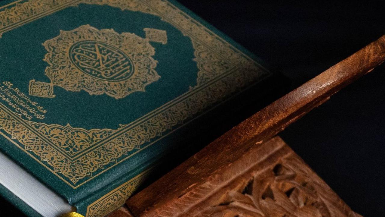 <b>Bacaan Niat Sholat</b>