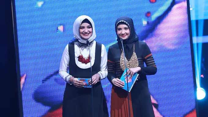 [Bintang] Zaskia Sungkar dan Shireen Sungkar