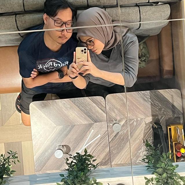 Kisahnya Viral Tahun 2016, Ini 6 Potret Terbaru Azhari Irsalna dan Aditya Bareng Kekasih