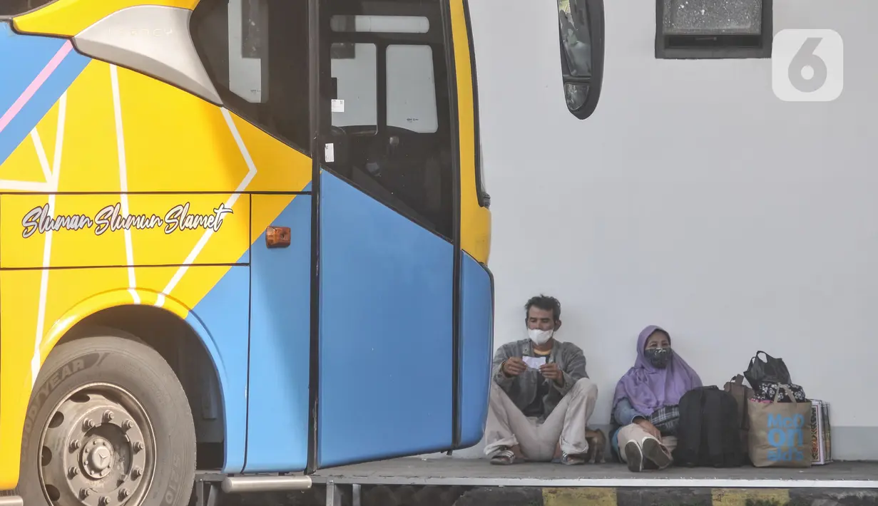 Mereka mudik lebih awal agar tidak terjebak kemacetan di jalan. (merdeka.com/Iqbal S Nugroho)