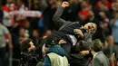 Jose Mourinho berselebrasi usai pertandingan melawan Ajax Amsterdam pada final Liga Europa di Friends Arena pada 24 Mei 2017. MU menang 2-0 atas Ajax berkat gol Pogba dan Henrikh Mkhitaryan. (AFP Photo/Odd Andersen)