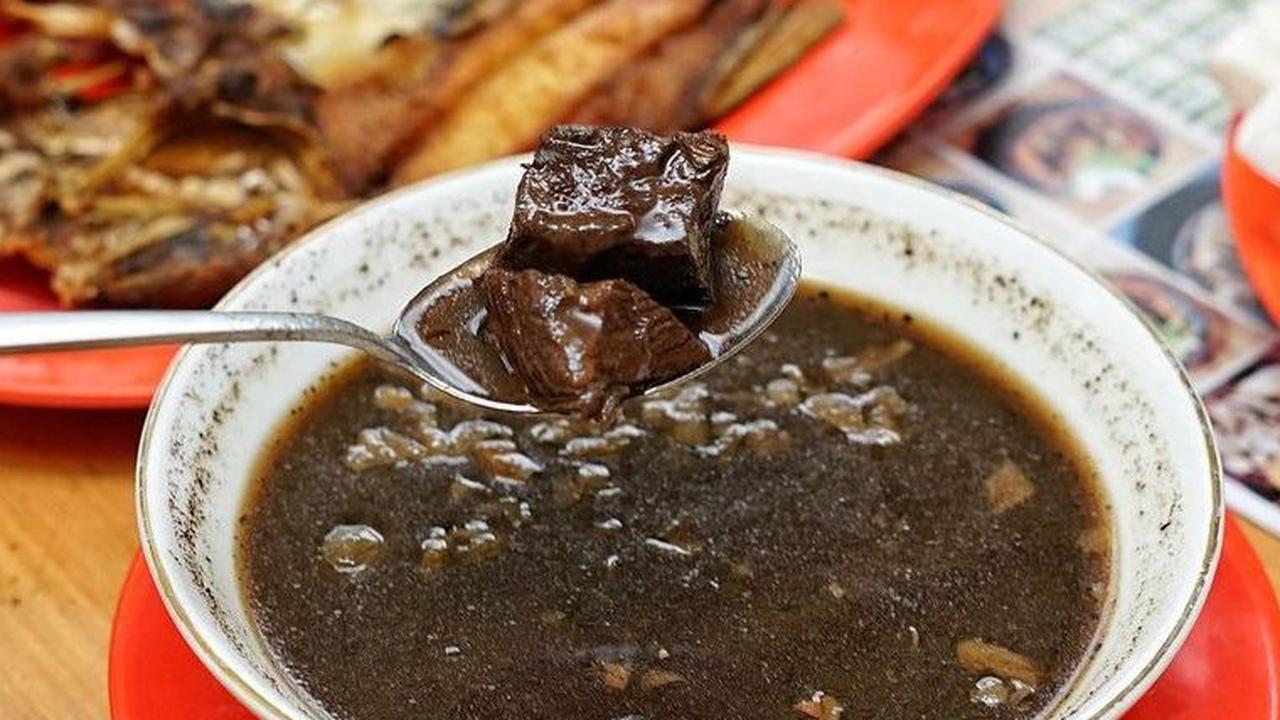 7. Warung Bu Kris
Jl. RS Fatmawati 37D, Cipete Selatan, Cilandak, Jakarta Selatan